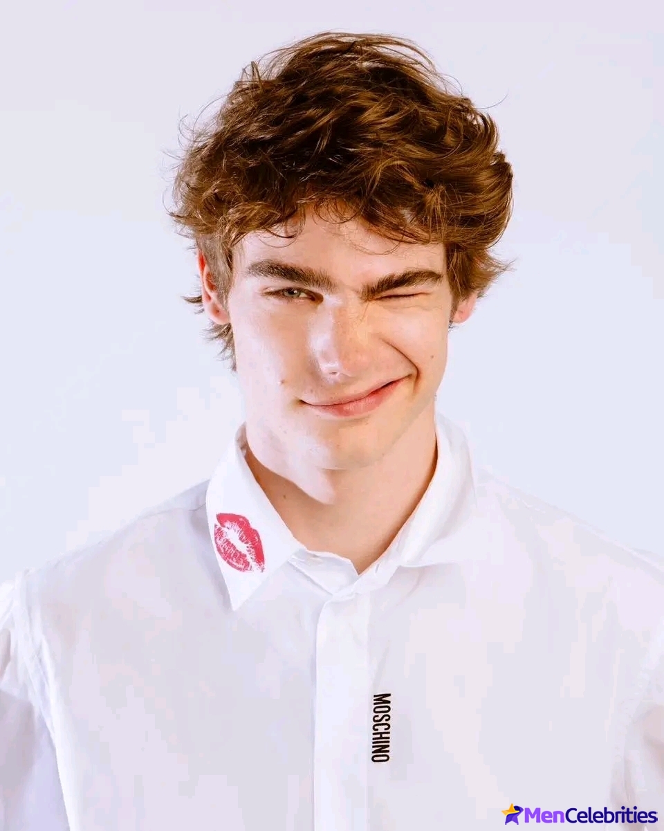 Alessandro Bedetti naked and sexy photos