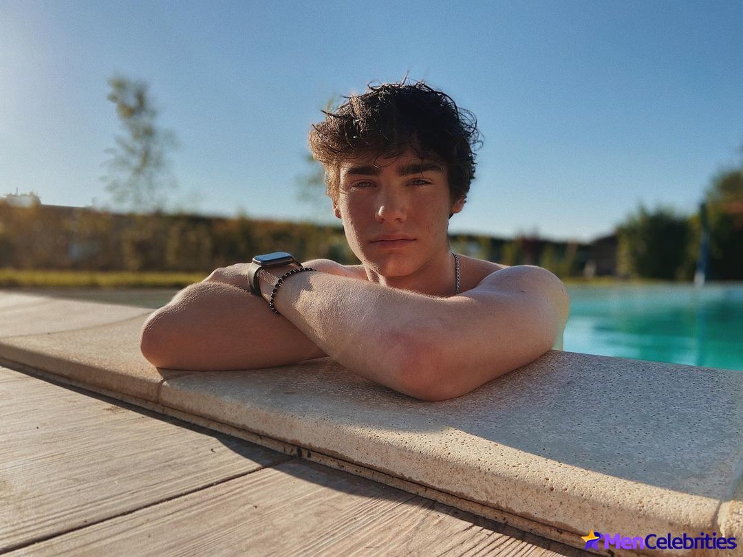 Alessandro Bedetti naked and sexy photos