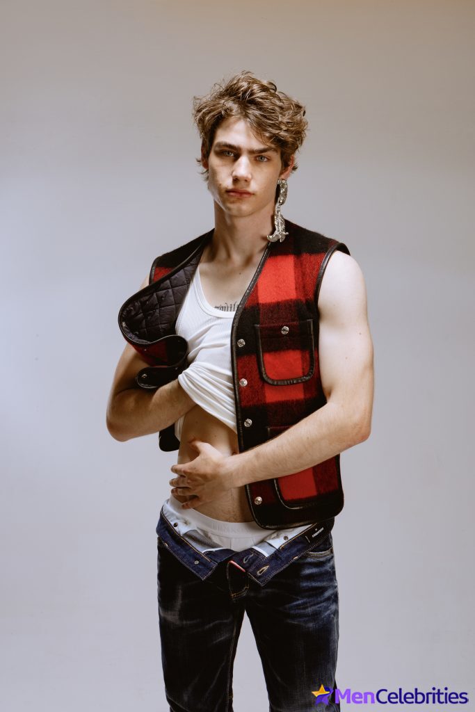 Alessandro Bedetti naked and sexy photos