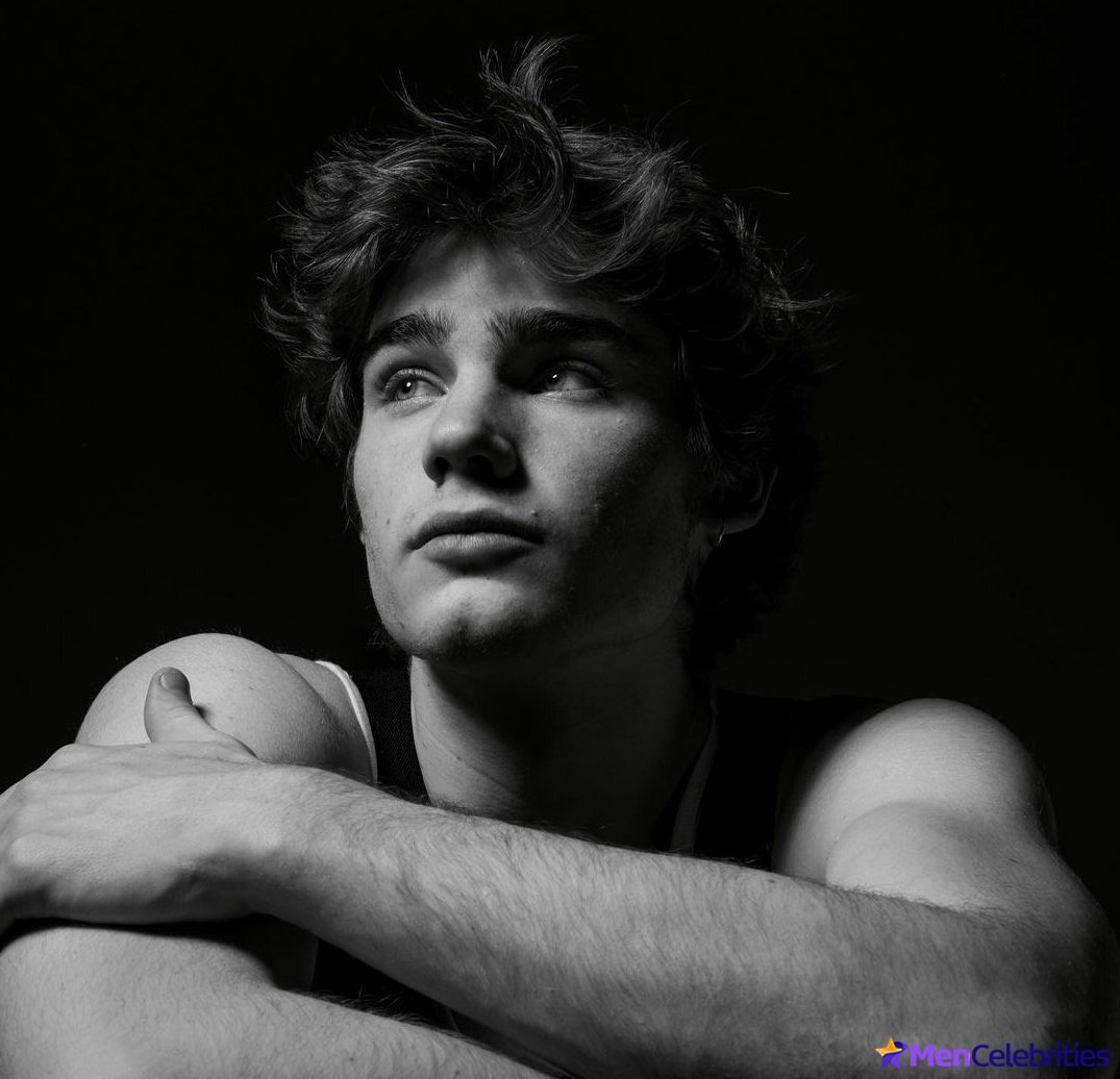 Alessandro Bedetti naked and sexy photos