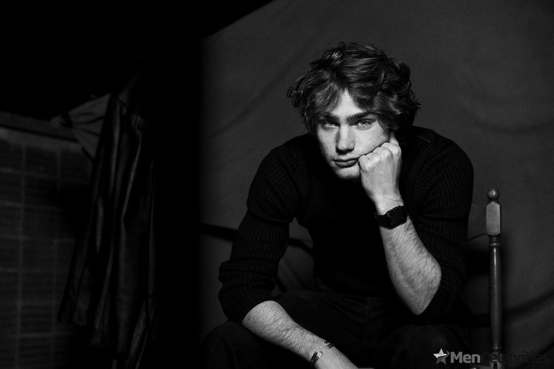 Alessandro Bedetti naked and sexy photos