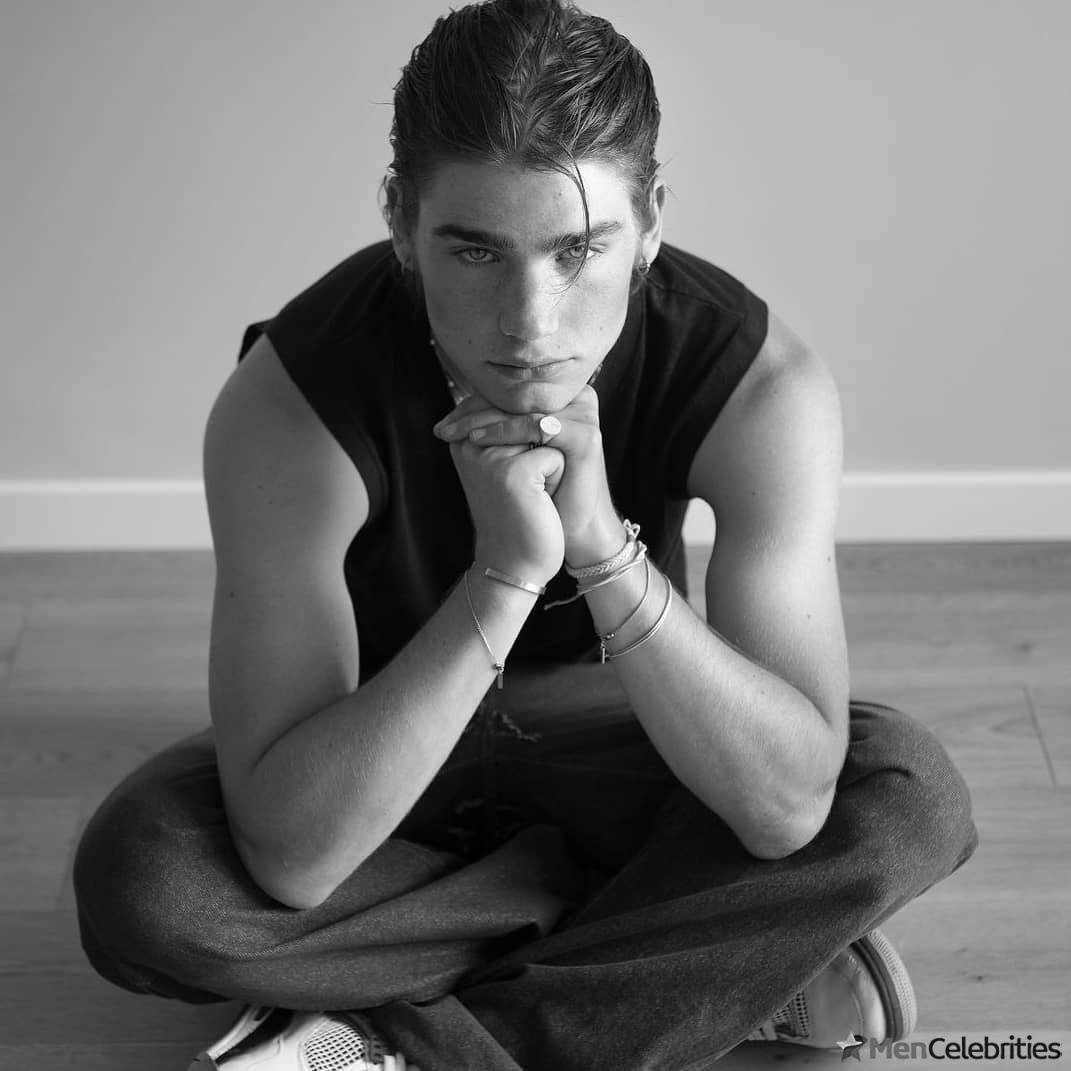 Alessandro Bedetti naked and sexy photos