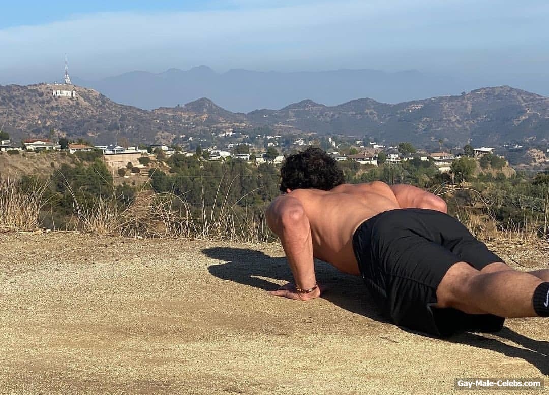 Anthony Ramos naked and bulge photos