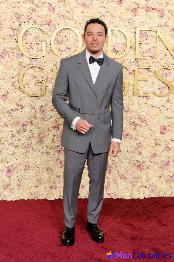 Anthony Ramos shirtless and bulge underwear pics