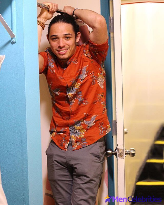 Anthony Ramos shirtless and bulge underwear pics