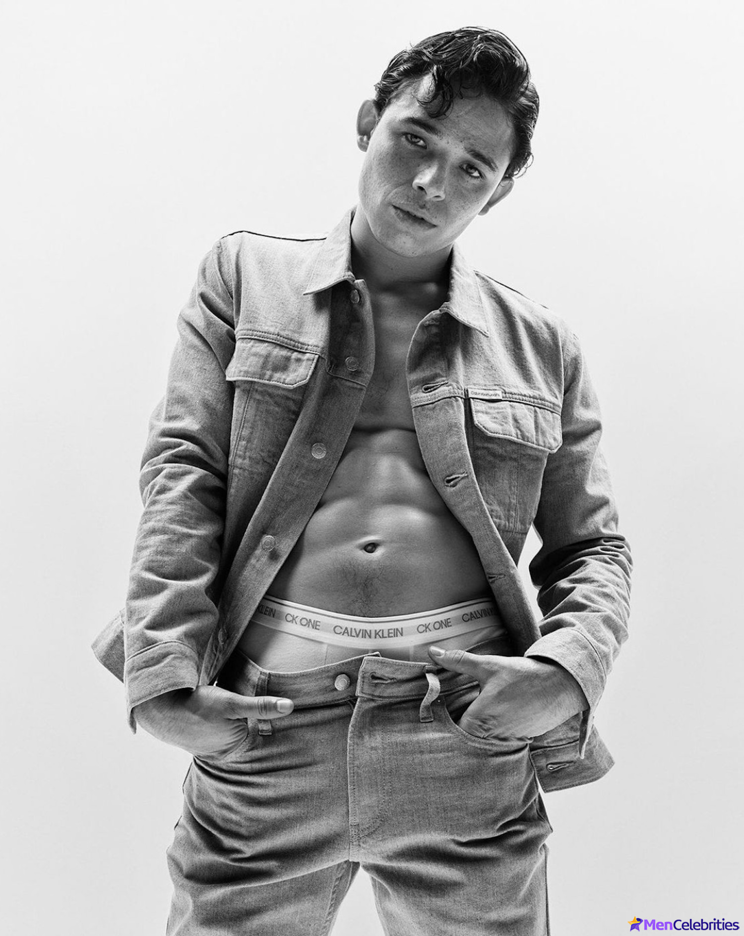 Anthony Ramos shirtless and bulge underwear pics