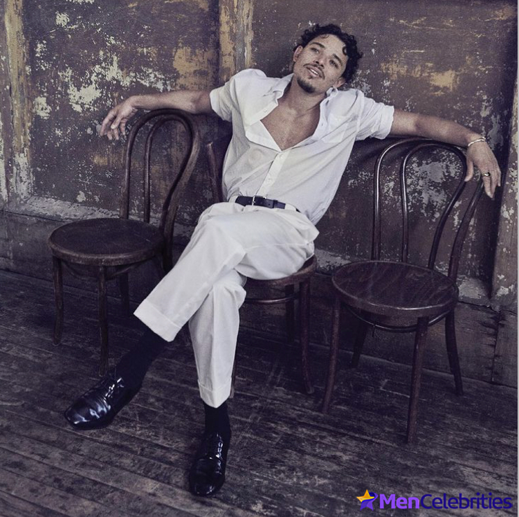 Anthony Ramos shirtless and bulge underwear pics