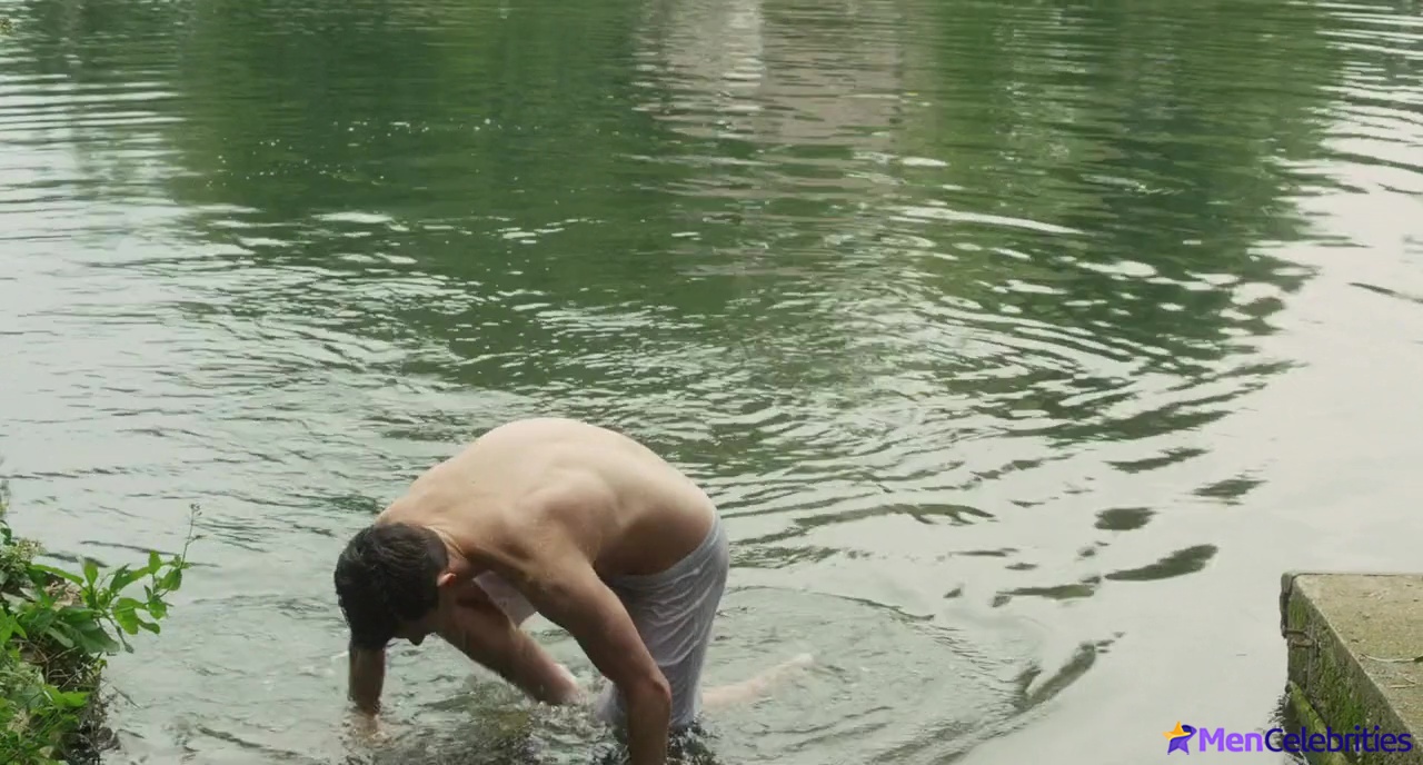 Callum Turner nude scenes