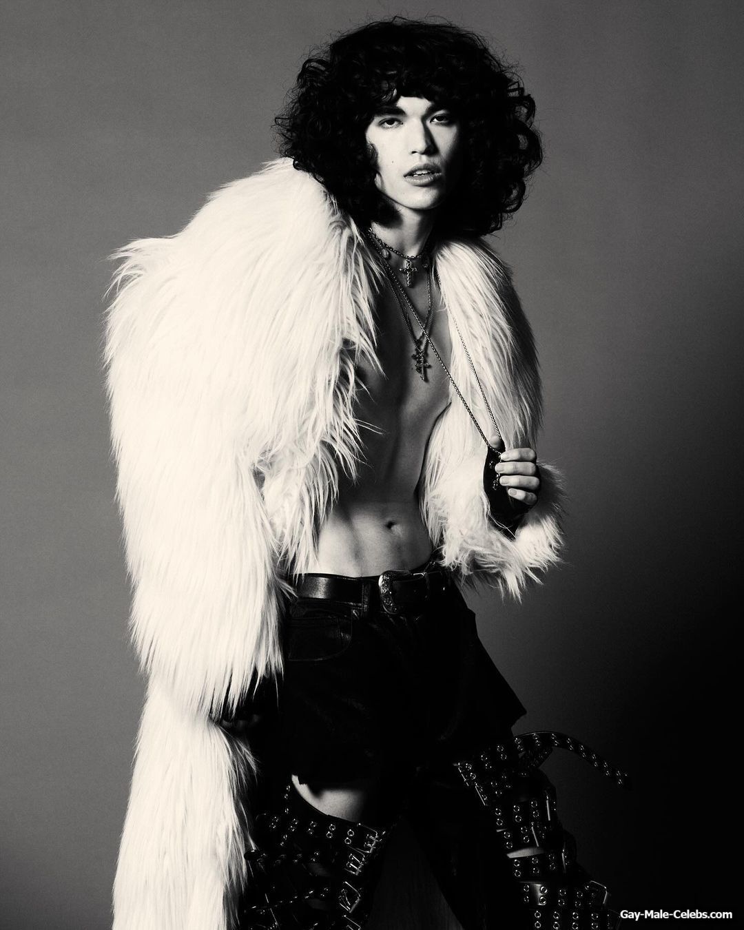 Conan Gray shirtless and sexy pics