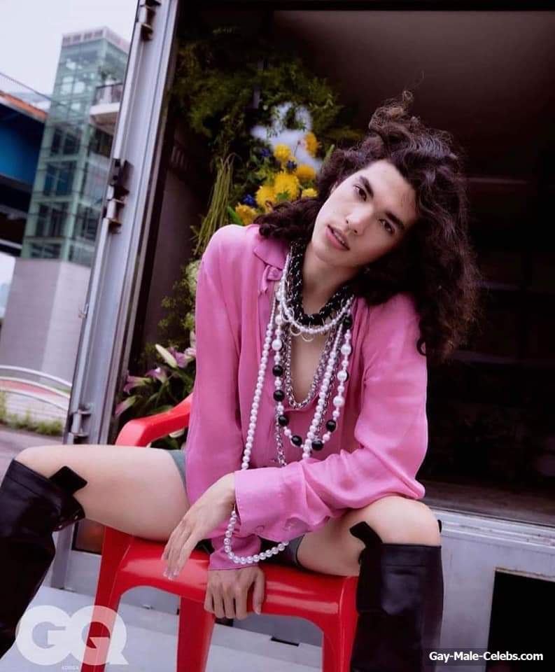 Conan Gray shirtless and sexy pics