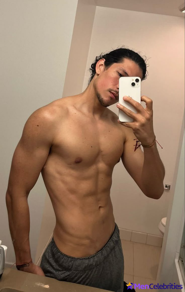 Danny Ramirez leaked nude pics