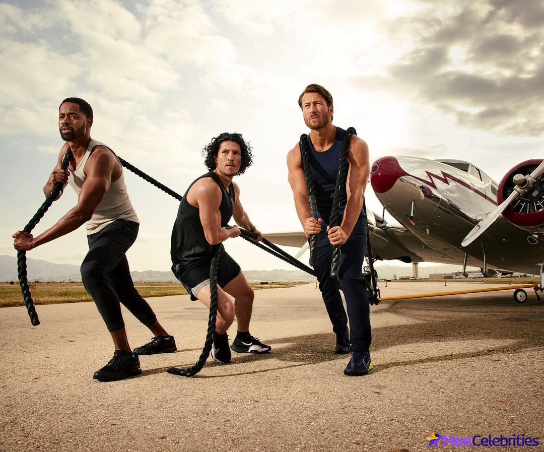 Danny Ramirez shirtless and underwear pics