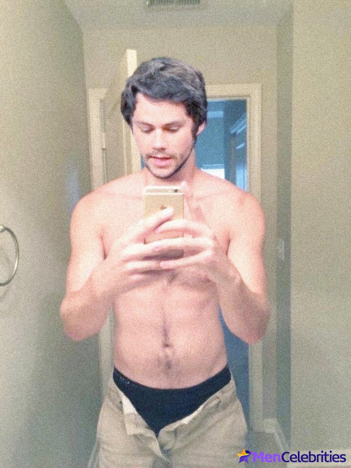 Dylan OBrien nude leaked selfie