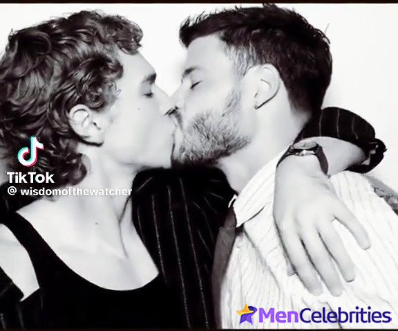 Francois Arnaud nude and underwear photos