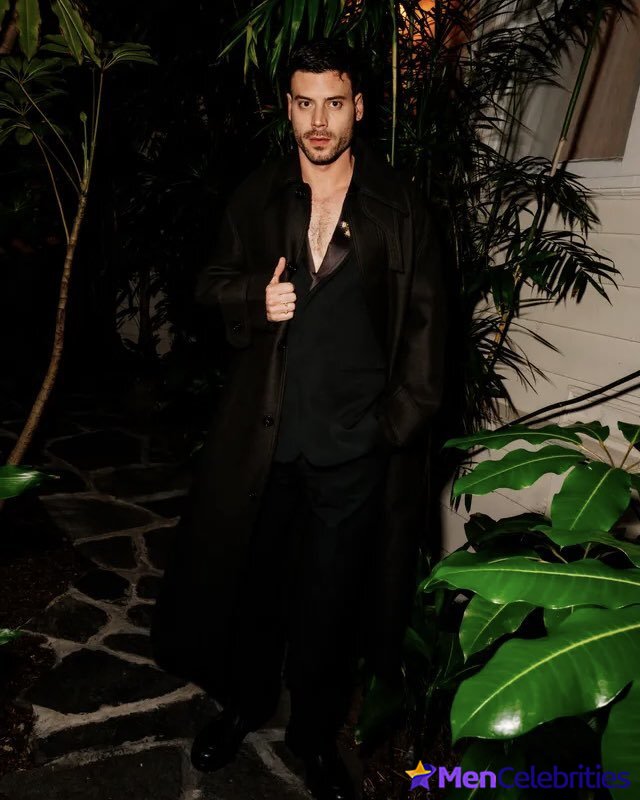 Francois Arnaud nude and underwear photos