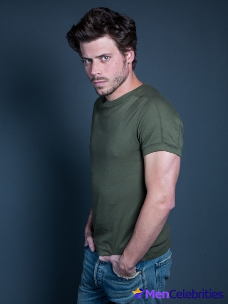 Francois Arnaud nude and underwear photos
