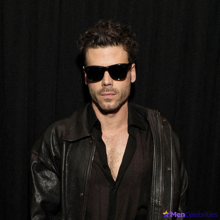 Francois Arnaud nude and underwear photos