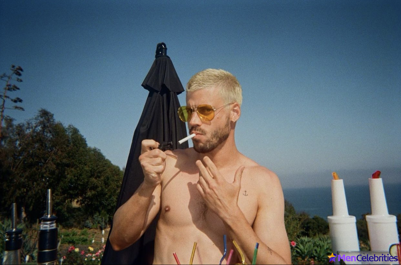 Francois Arnaud shirtless