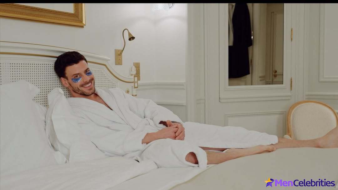 Francois Arnaud frontal nude and agy sex scenes