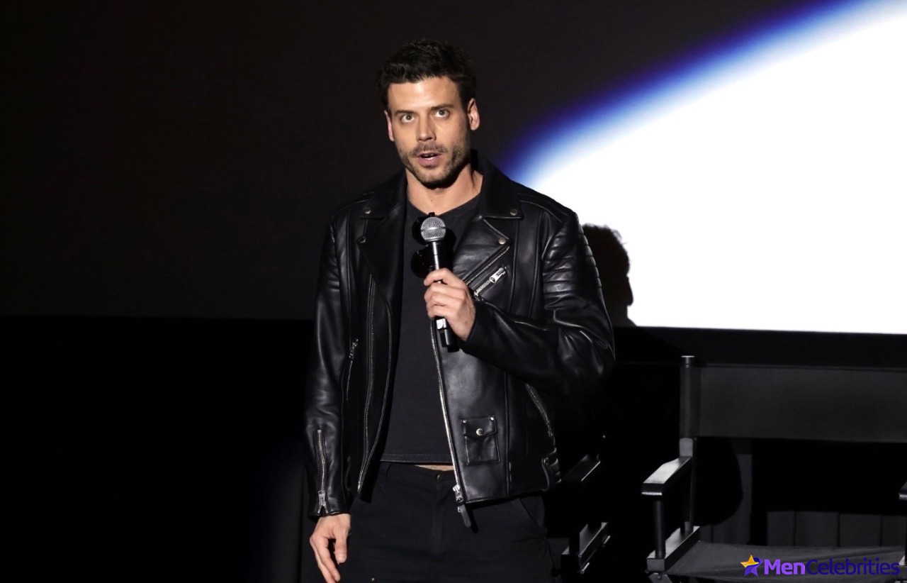 Francois Arnaud nude and underwear photos