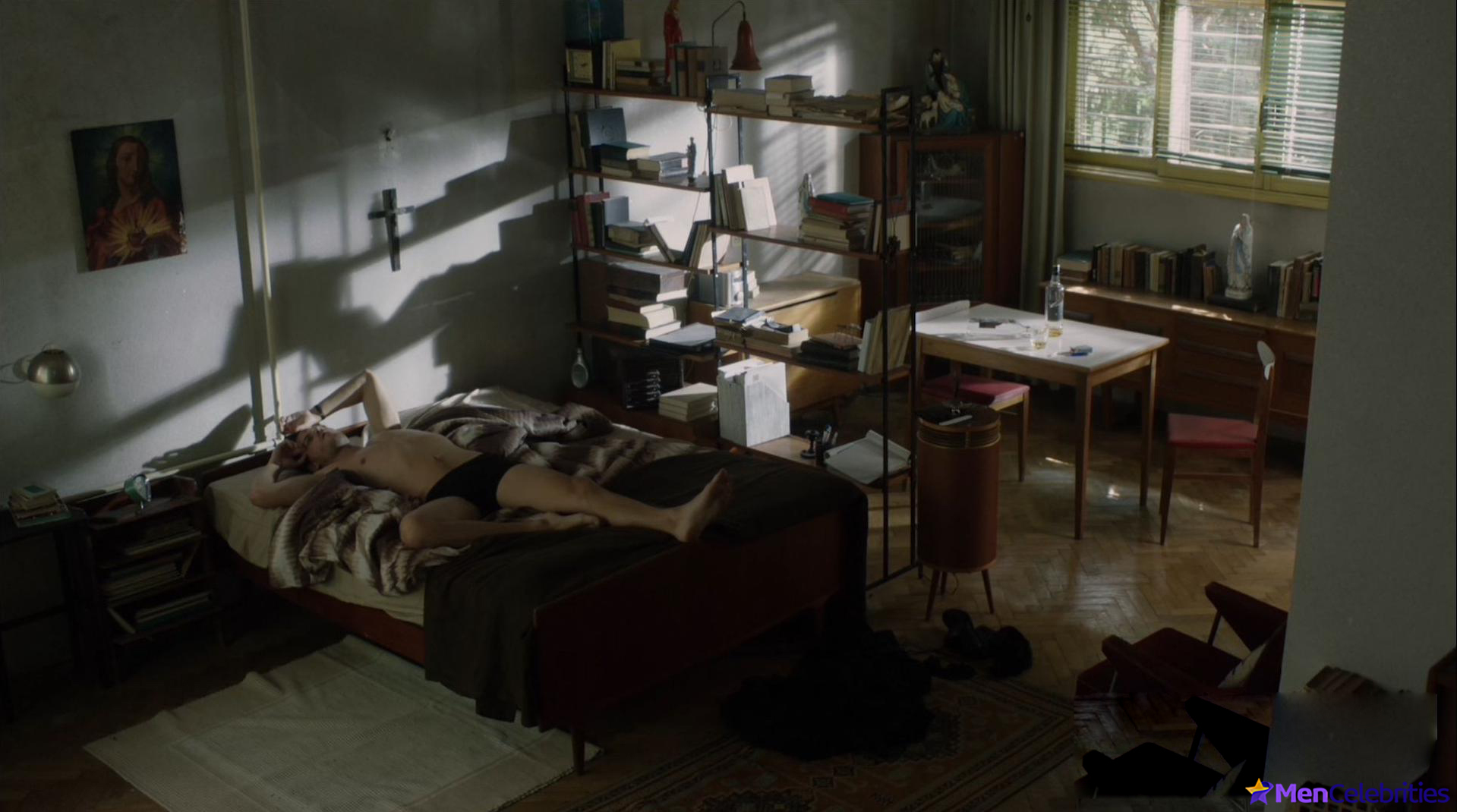 Francois Arnaud frontal nude and agy sex scenes