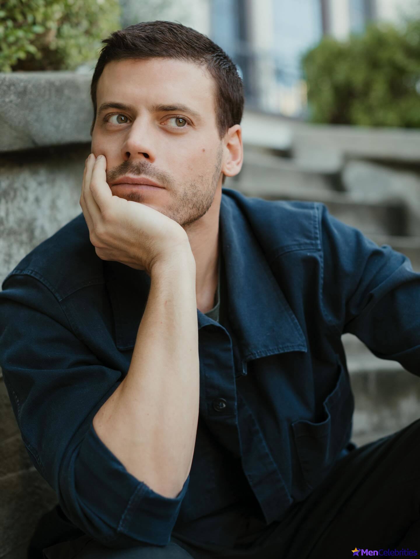 Francois Arnaud nude and underwear photos