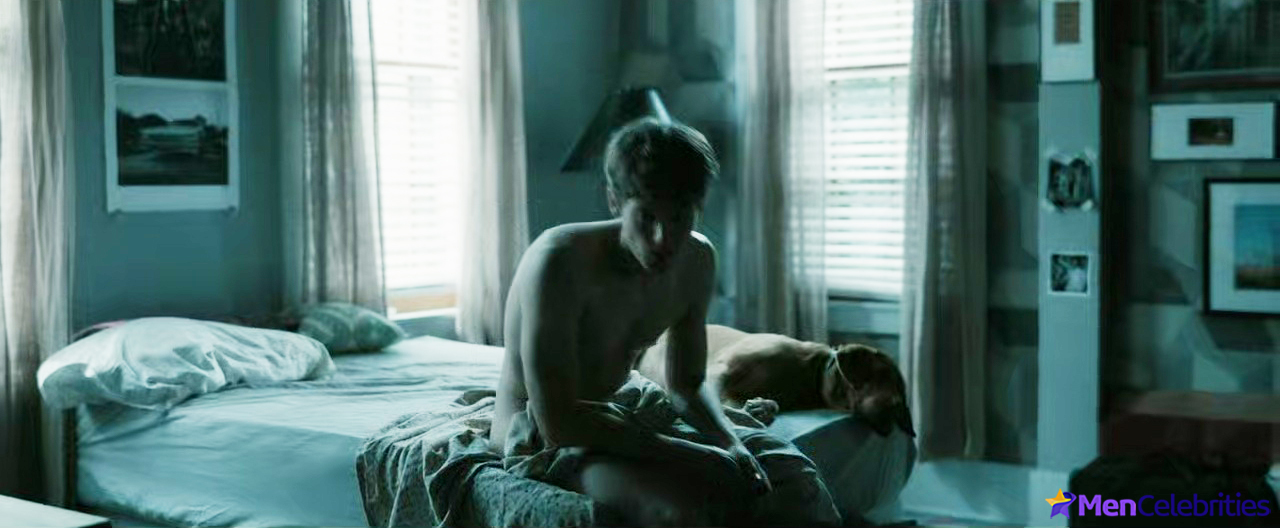 Hunter Doohan nude movie scenes