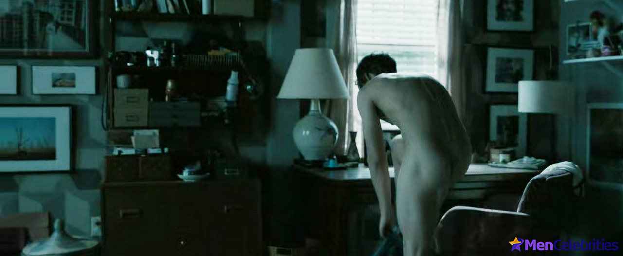 Hunter Doohan nude movie scenes