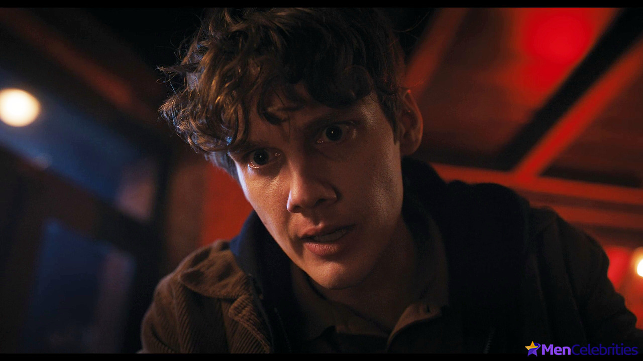 Hunter Doohan nude movie scenes