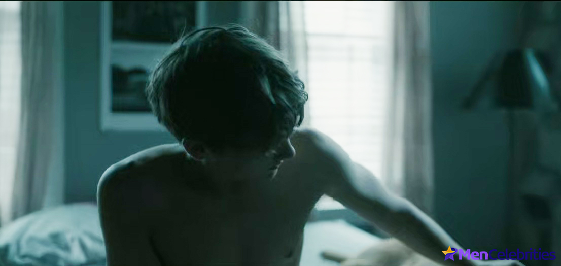 Hunter Doohan nude movie scenes