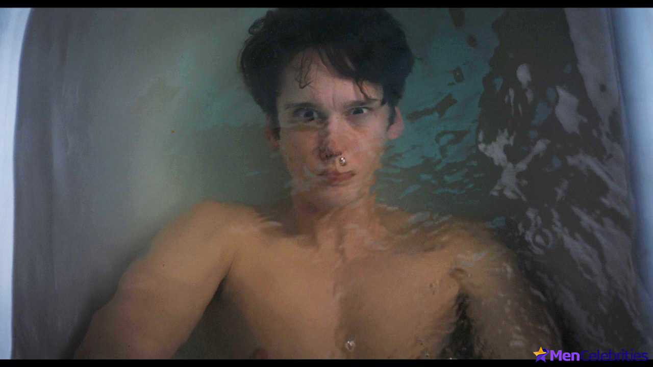 Hunter Doohan nude movie scenes