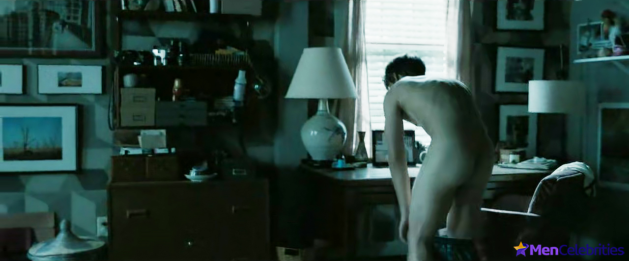 Hunter Doohan nude movie scenes