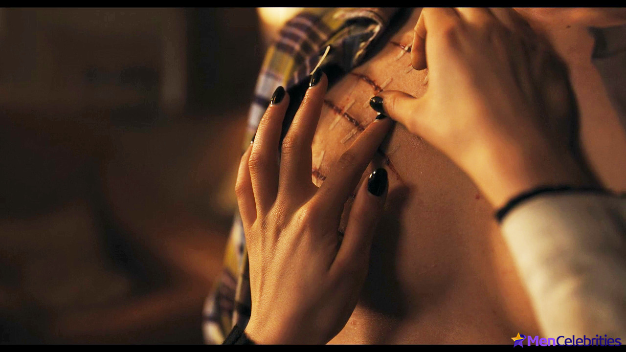 Hunter Doohan nude movie scenes