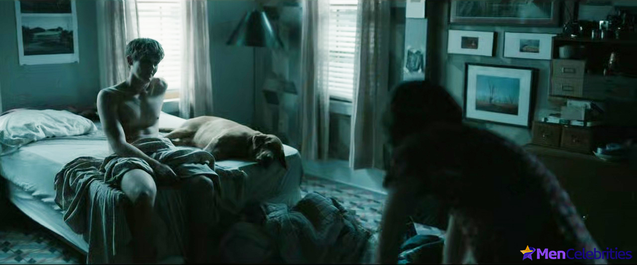 Hunter Doohan nude movie scenes