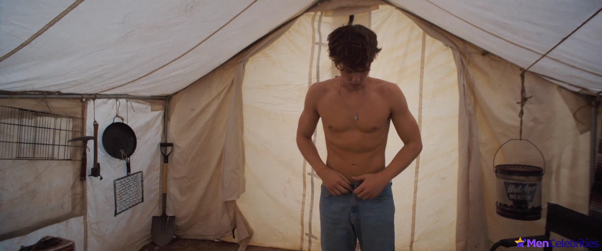 Hunter Doohan nude movie scenes