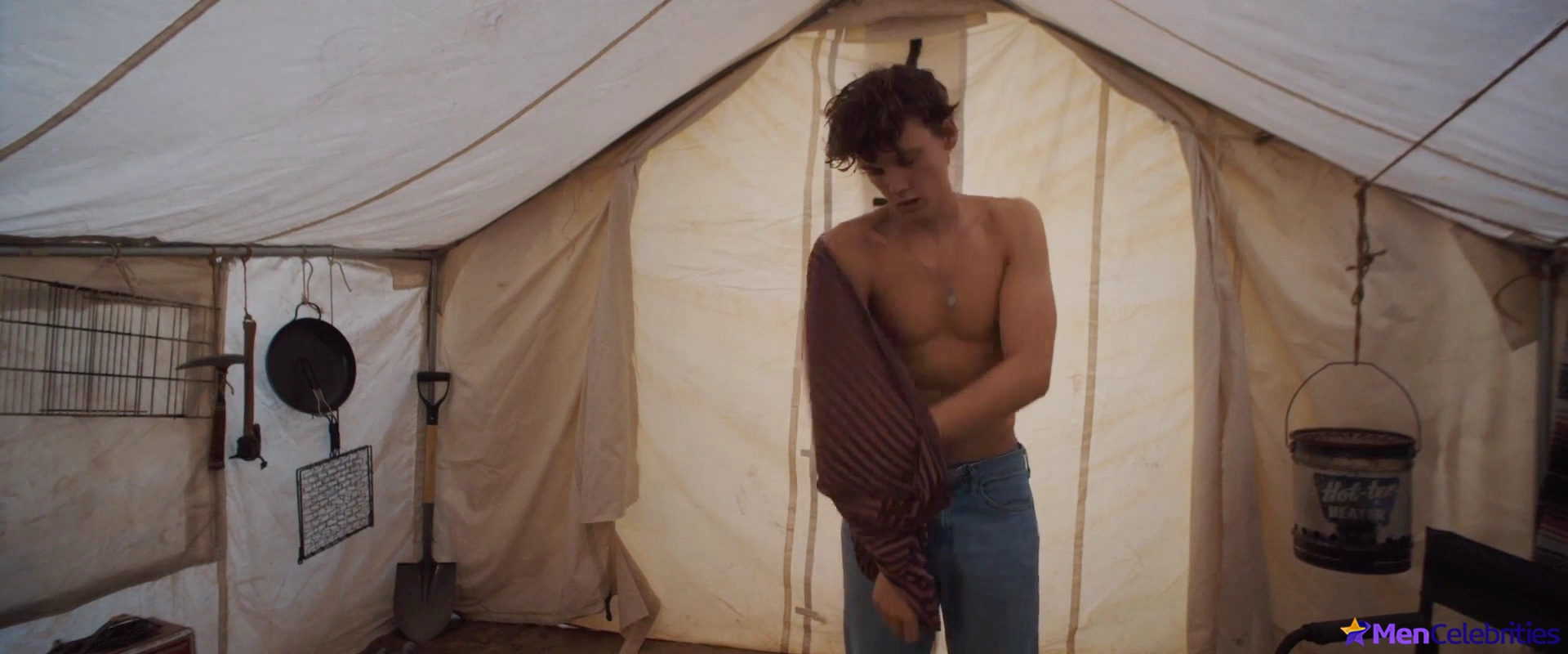 Hunter Doohan nude movie scenes