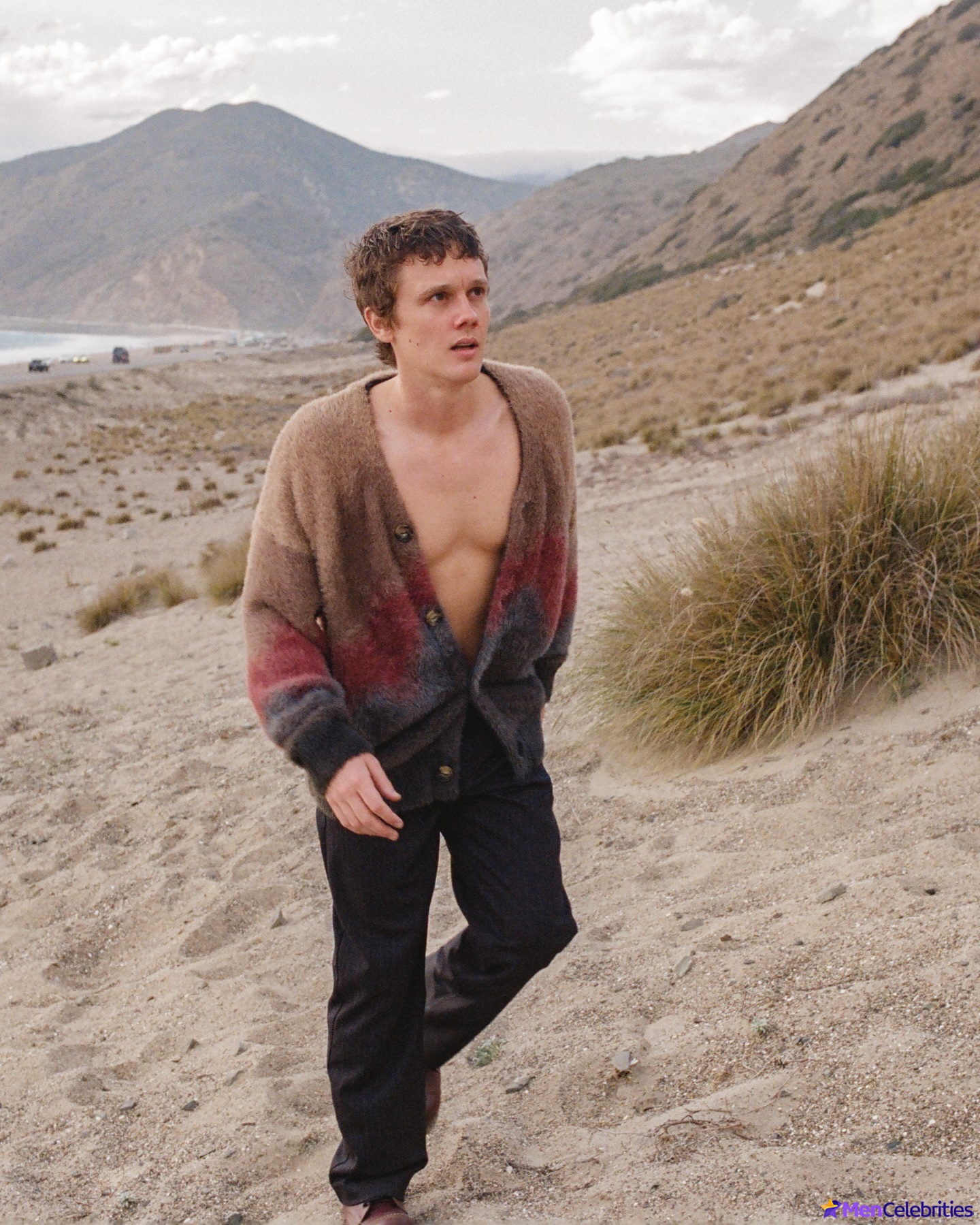 Hunter Doohan shirtless and bulge pics