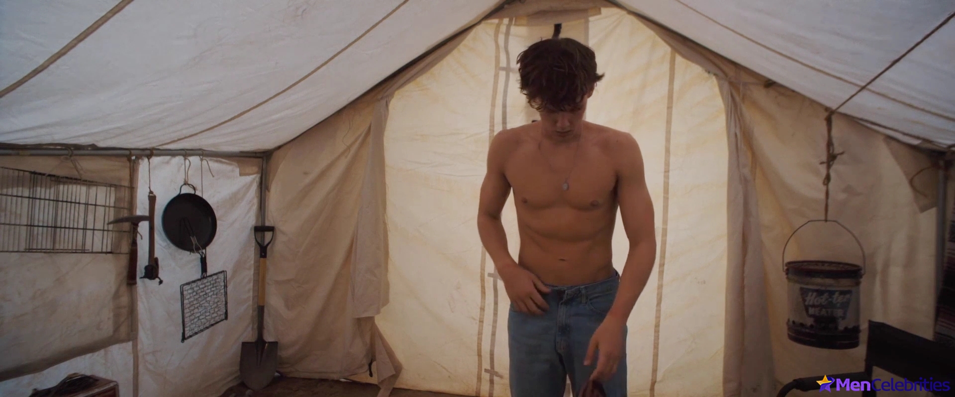 Hunter Doohan nude movie scenes