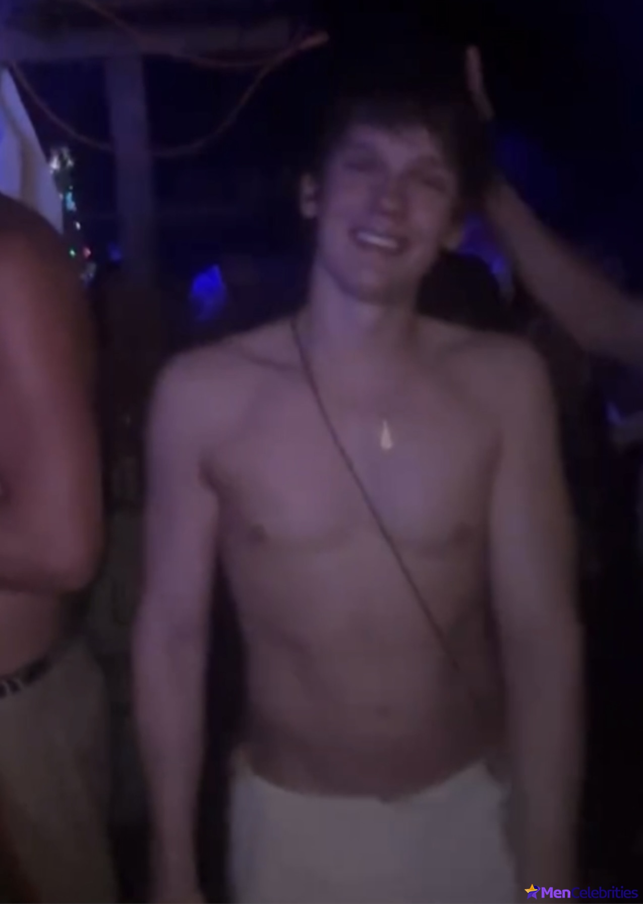 Hunter Doohan shirtless and bulge pics