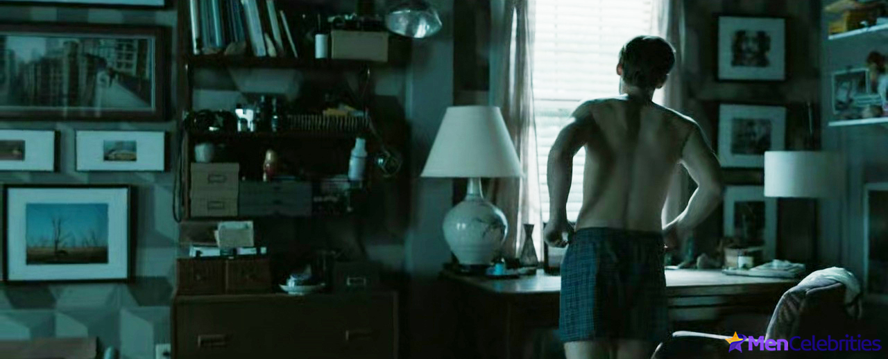 Hunter Doohan nude movie scenes