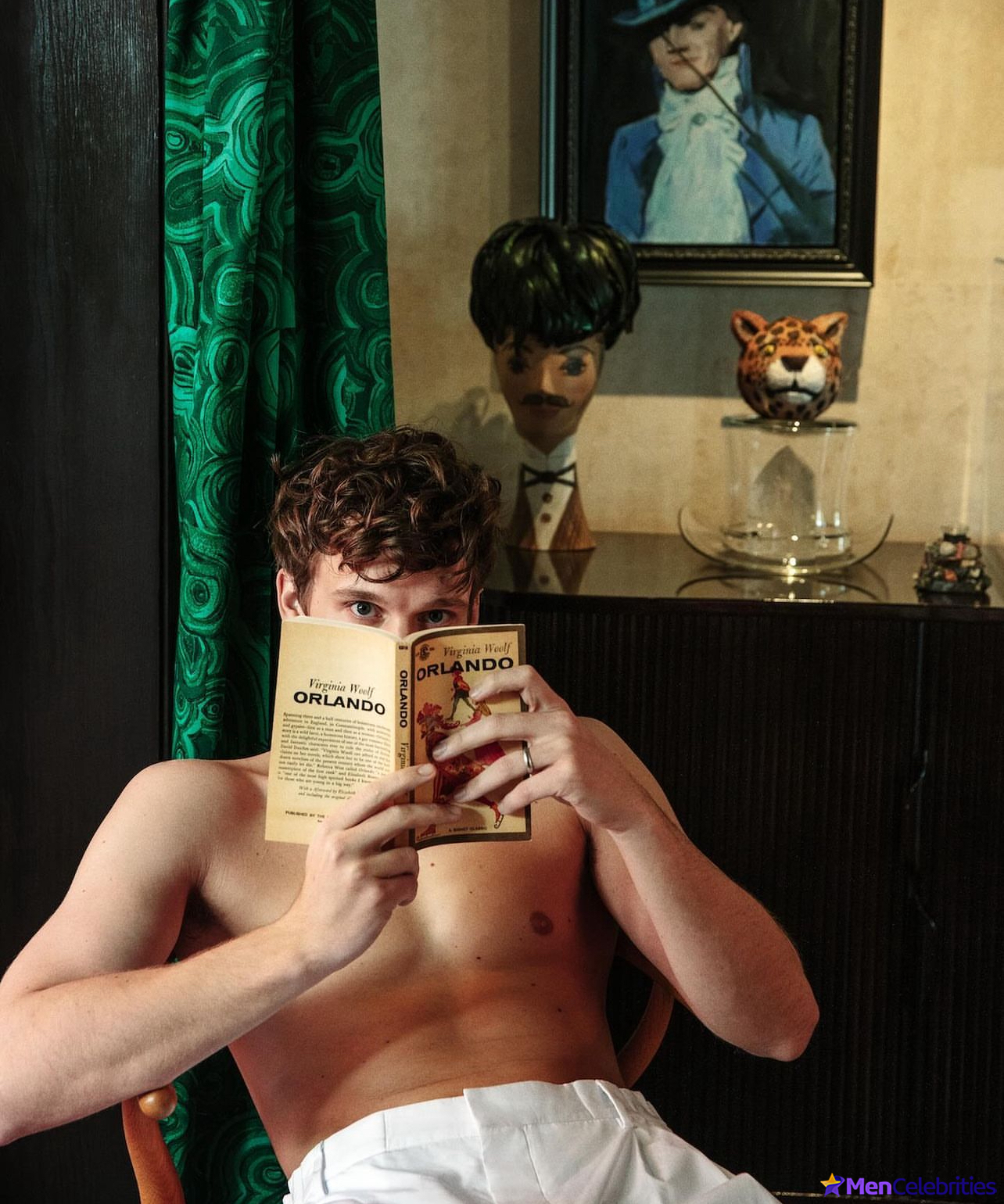 Hunter Doohan shirtless and bulge pics