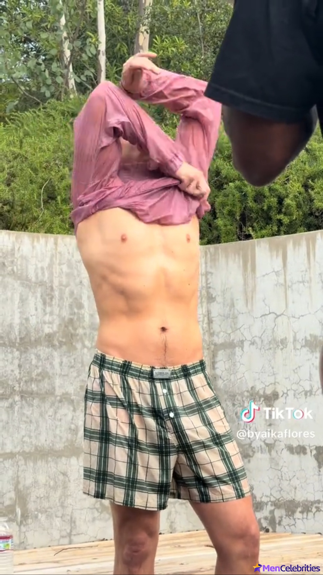 Hunter Doohan shirtless