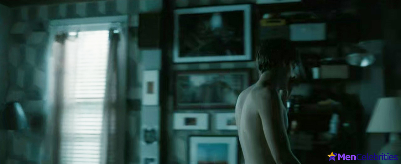 Hunter Doohan nude movie scenes