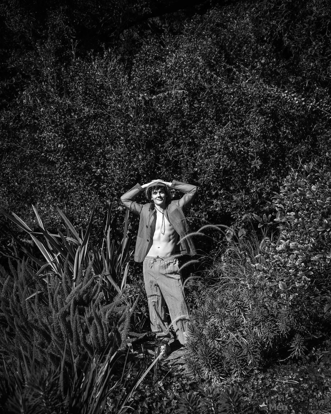 Hunter Doohan shirtless and bulge pics