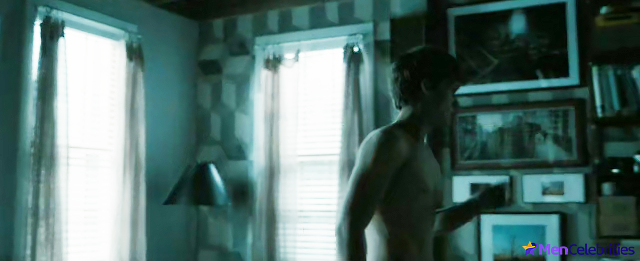 Hunter Doohan nude movie scenes