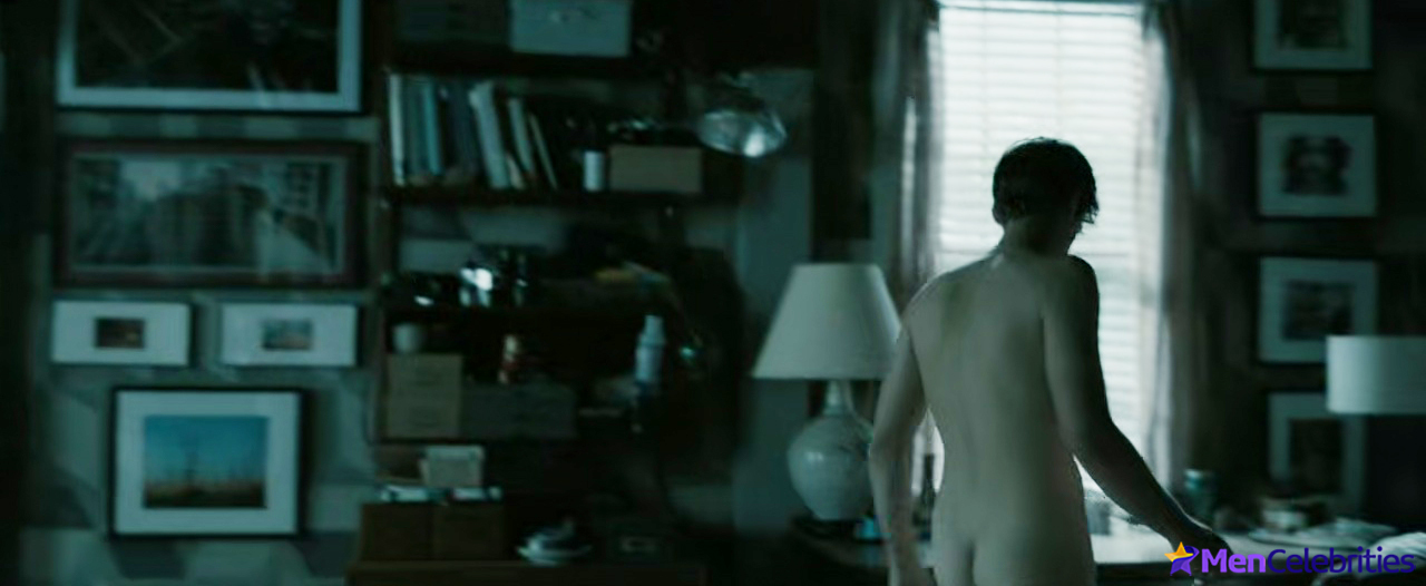 Hunter Doohan nude movie scenes