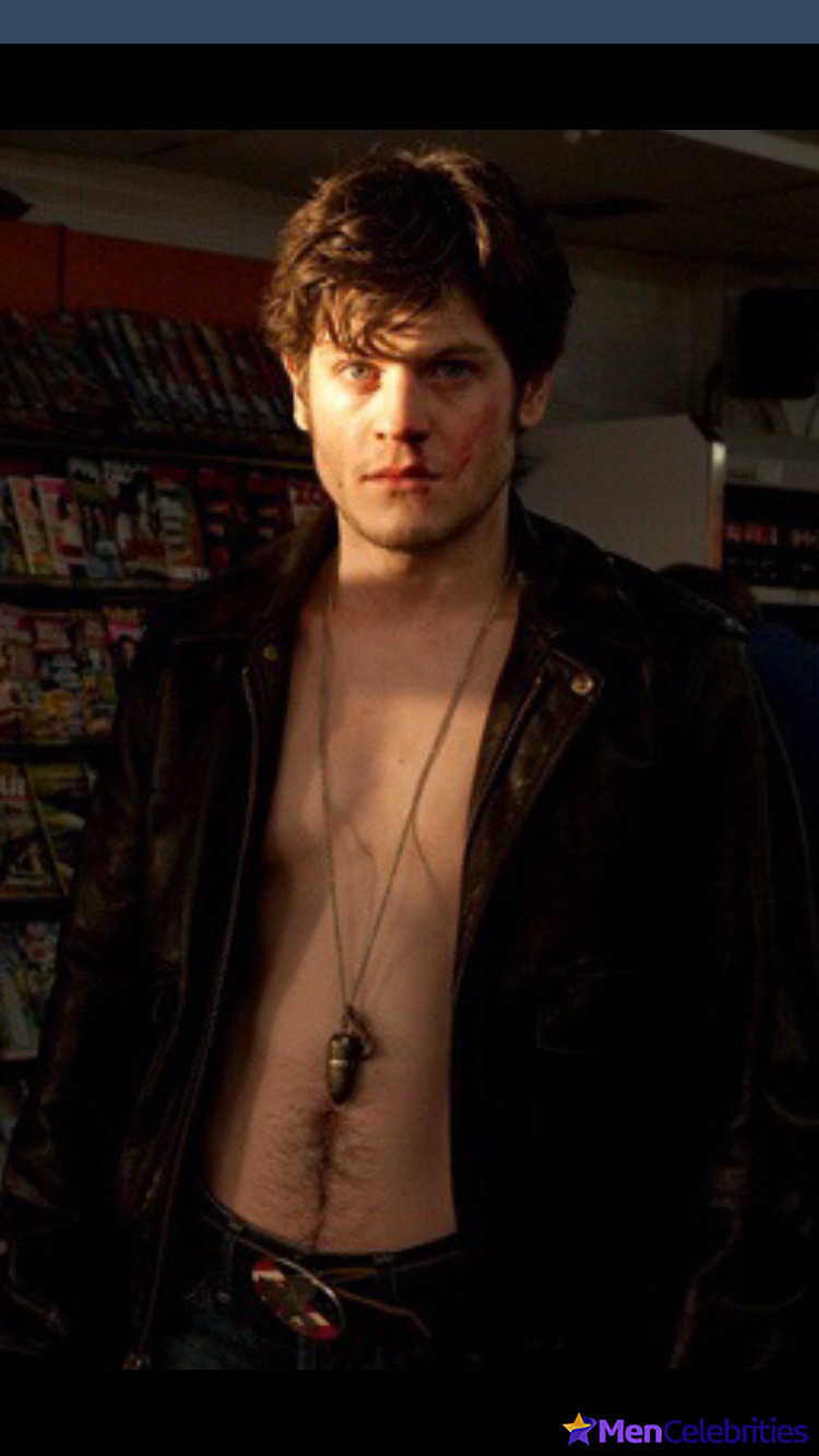Iwan Rheon sexy photos