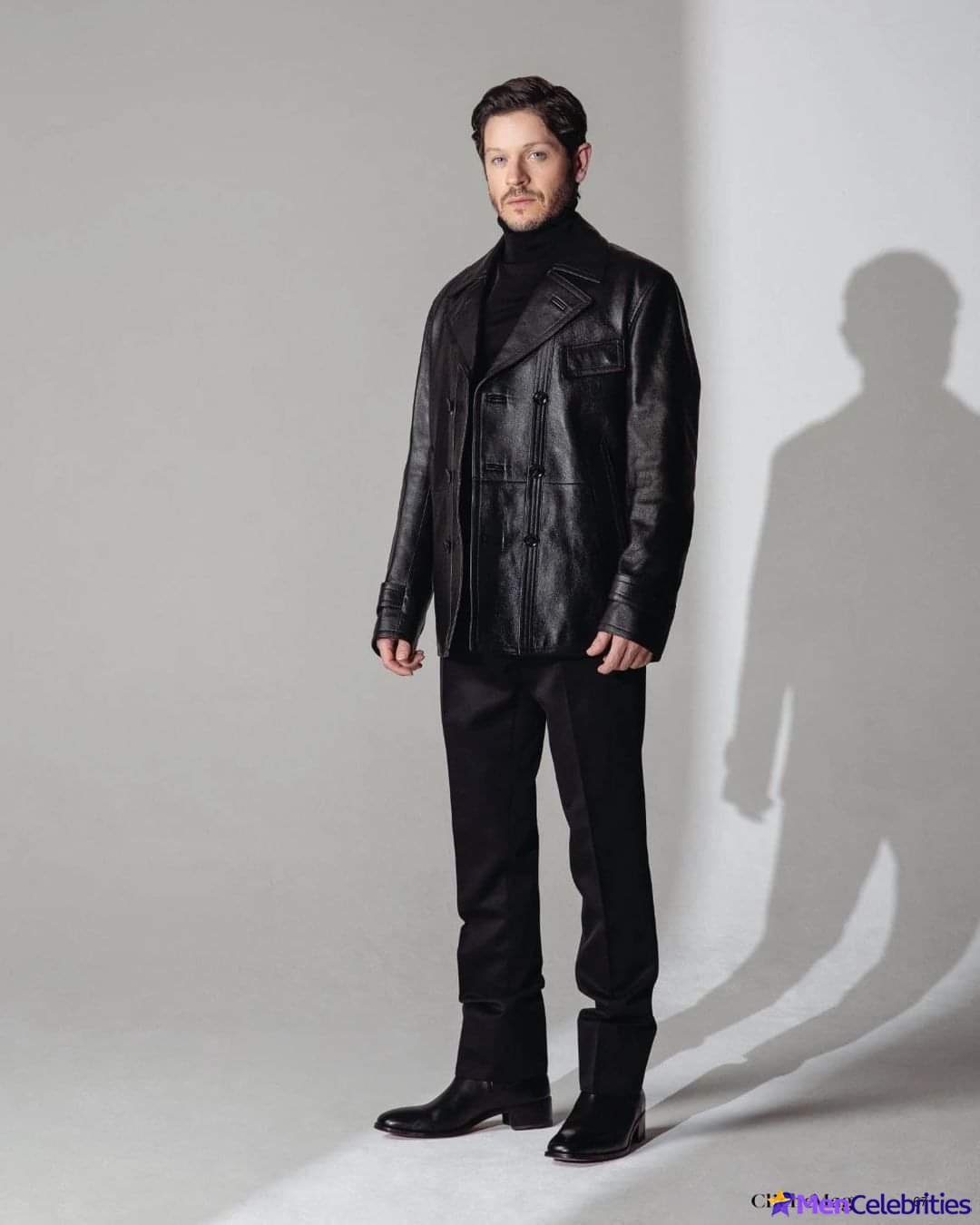 Iwan Rheon sexy photos