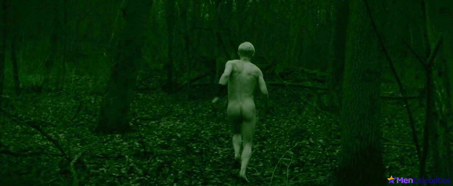 Iwan Rheon nude movie scenes