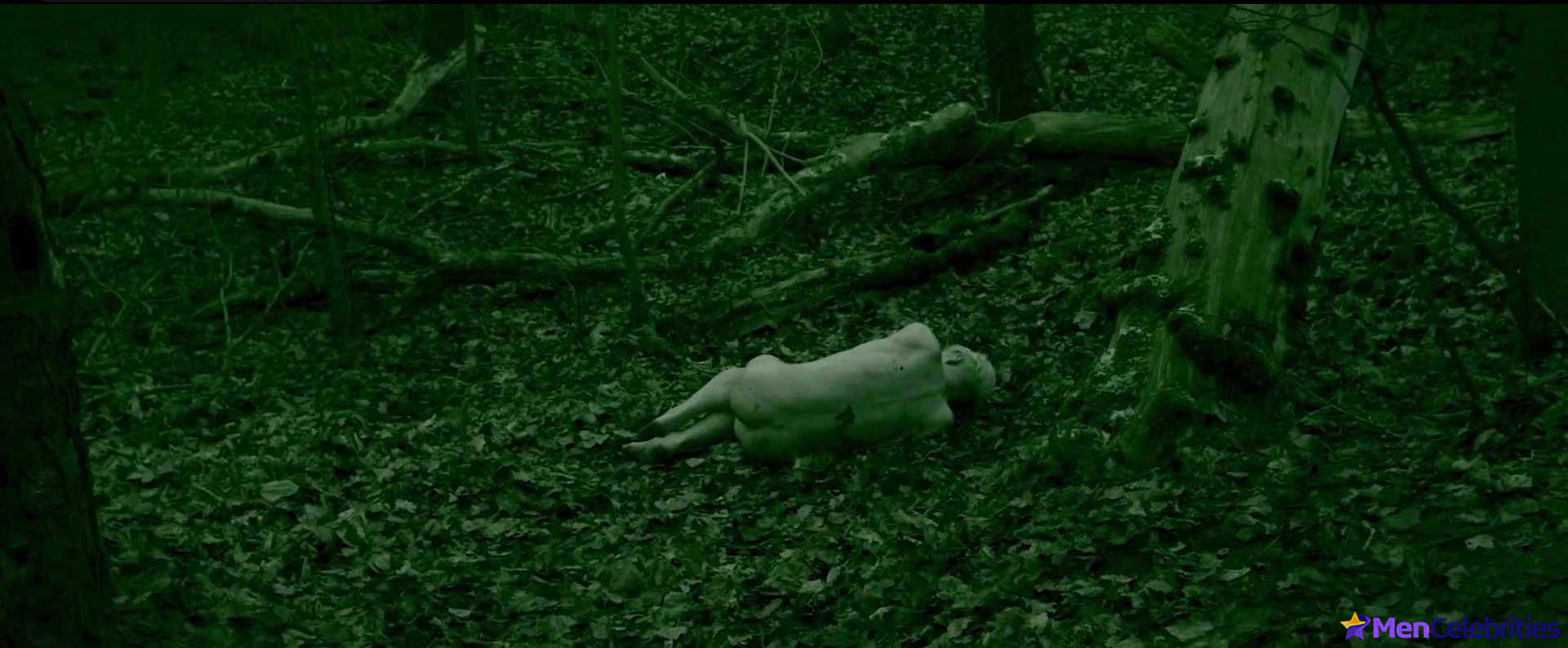 Iwan Rheon nude movie scenes